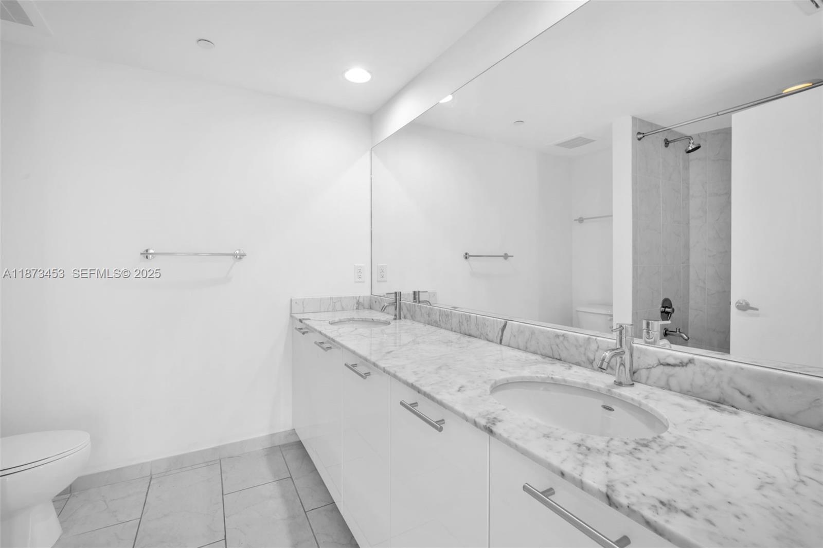 951 Brickell Ave # 2010