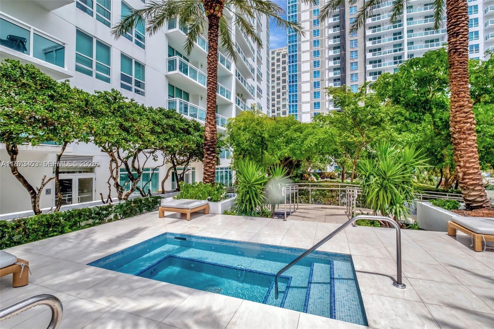 951 Brickell Ave # 2010