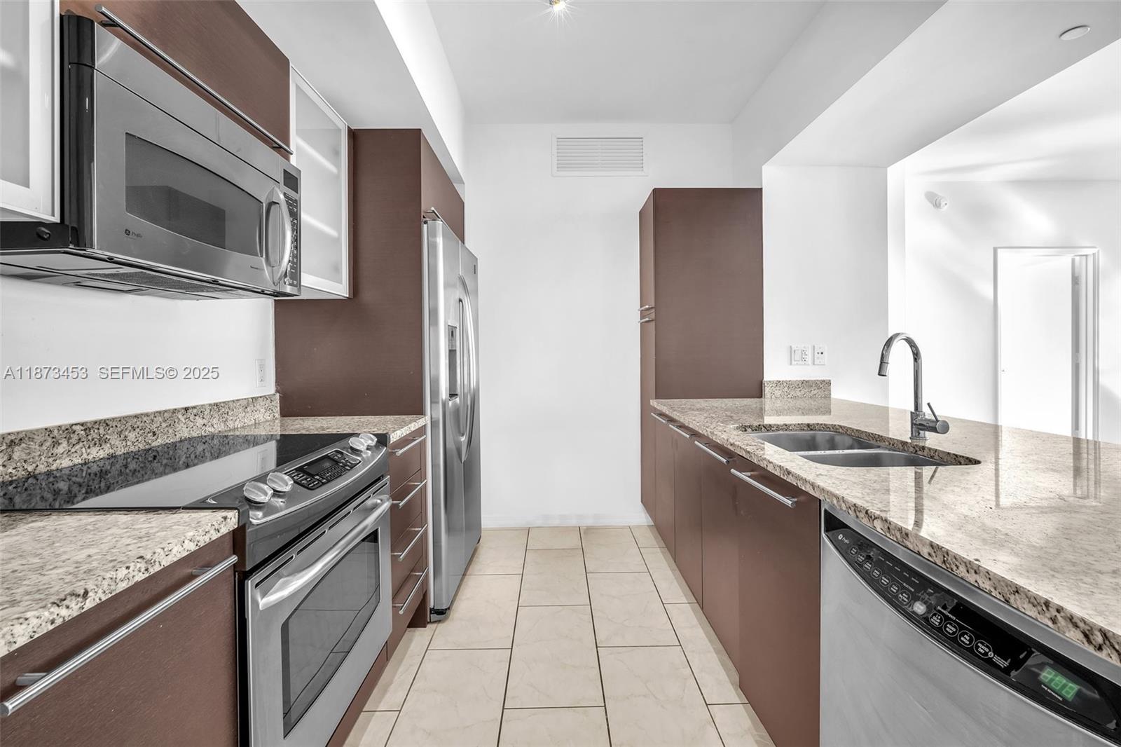 951 Brickell Ave # 2010