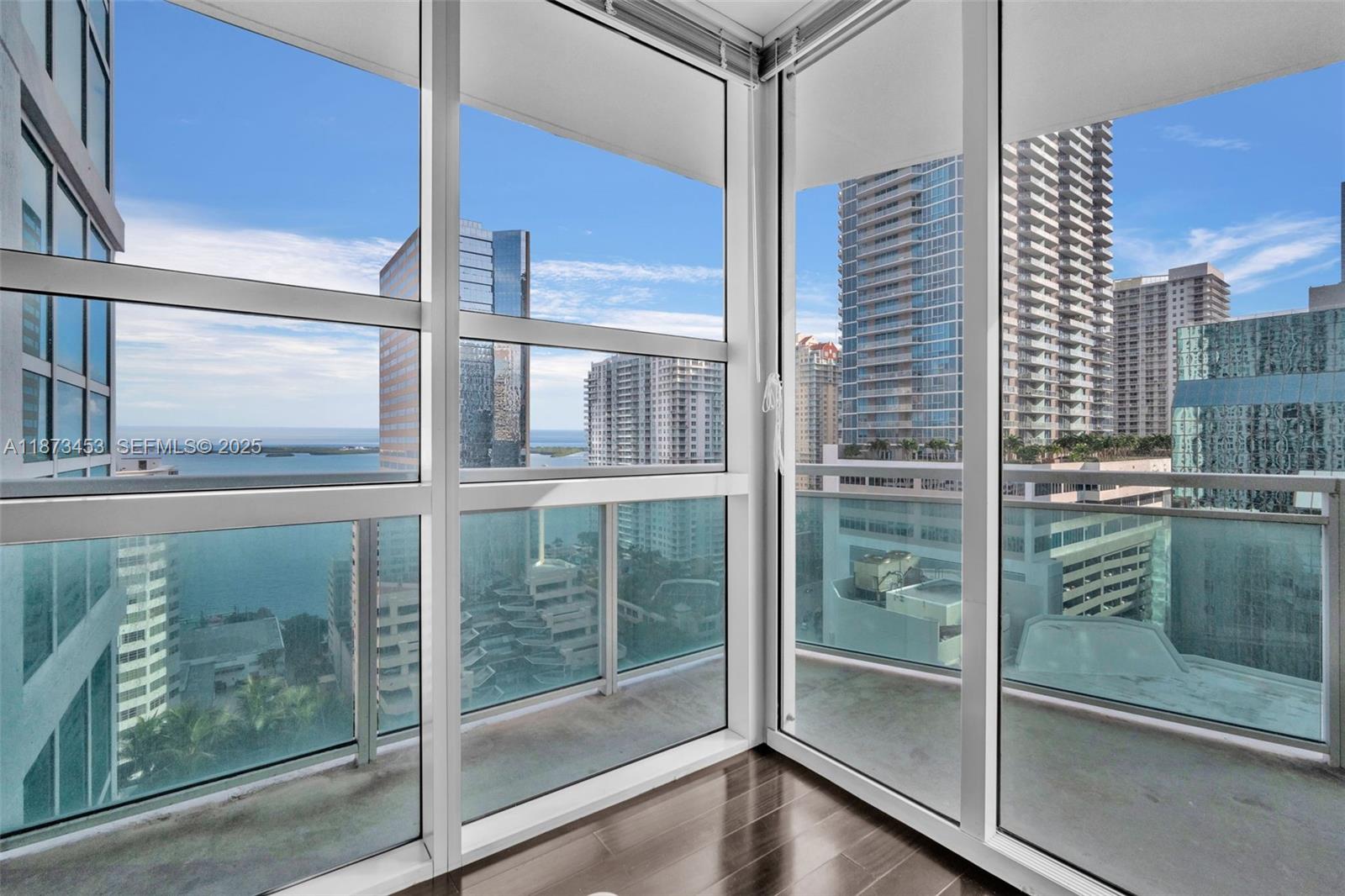 951 Brickell Ave # 2010