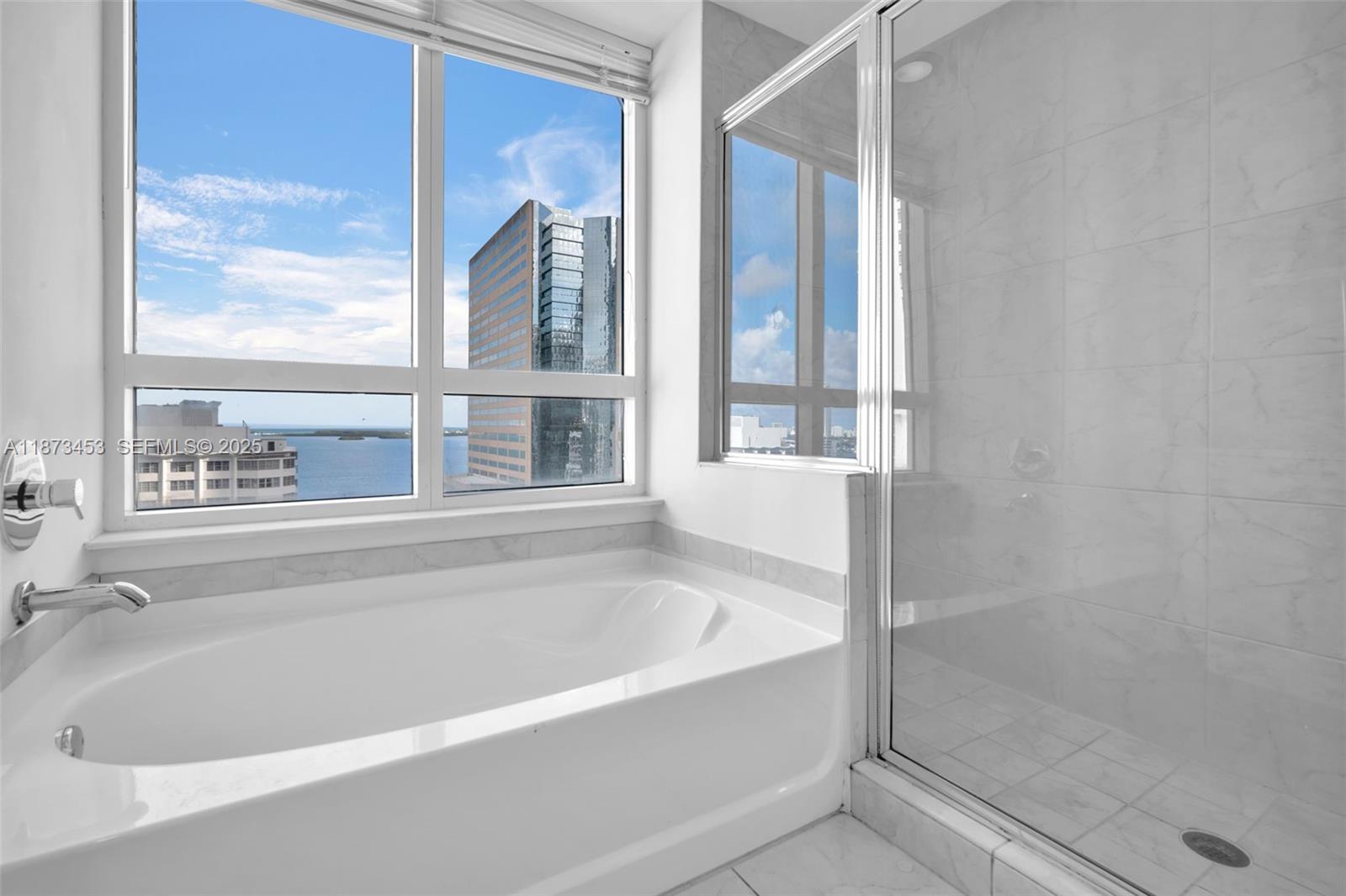 951 Brickell Ave # 2010