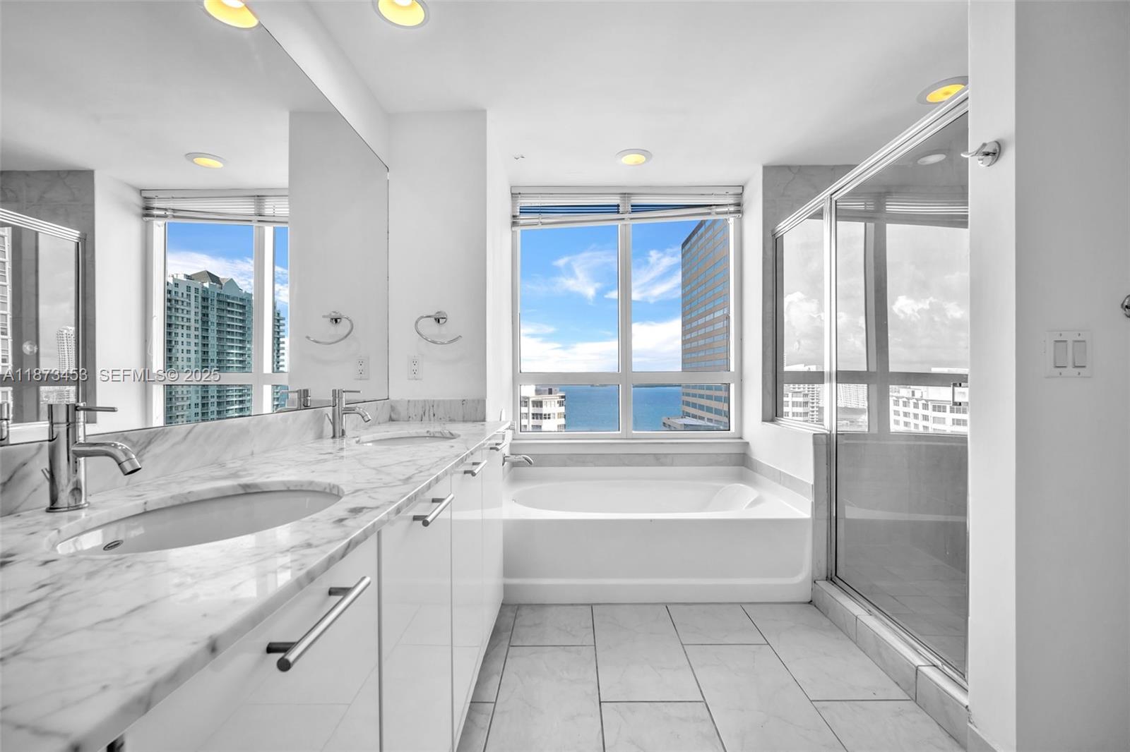 951 Brickell Ave # 2010