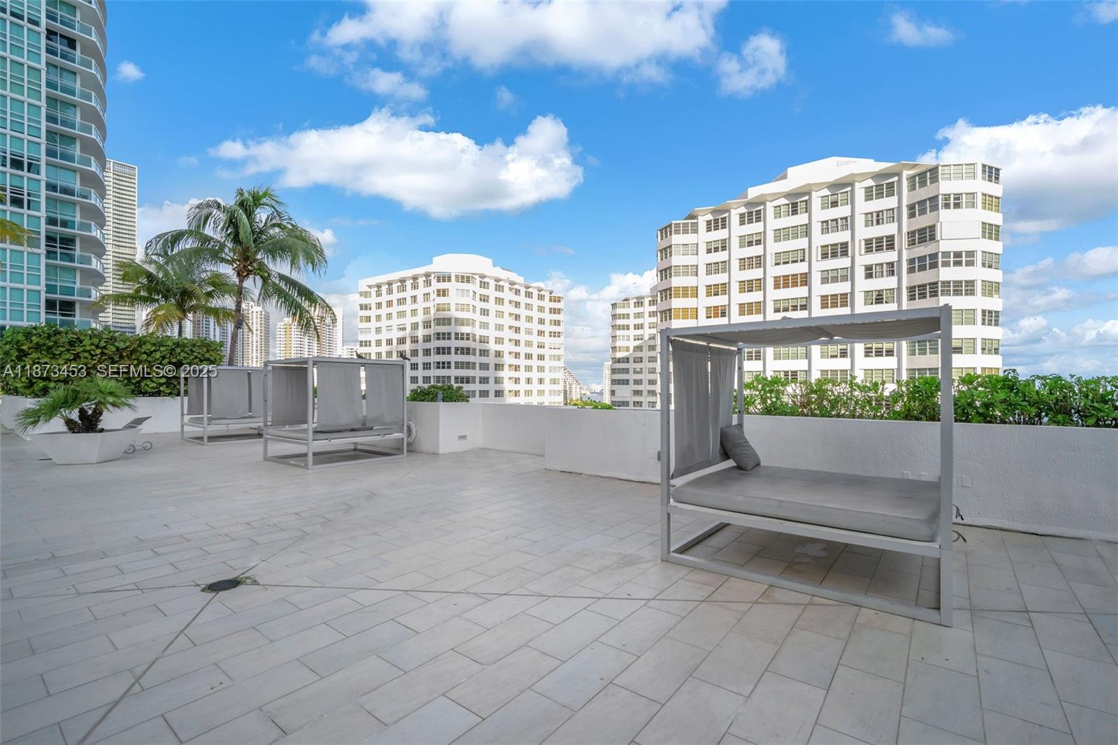 951 Brickell Ave # 2010