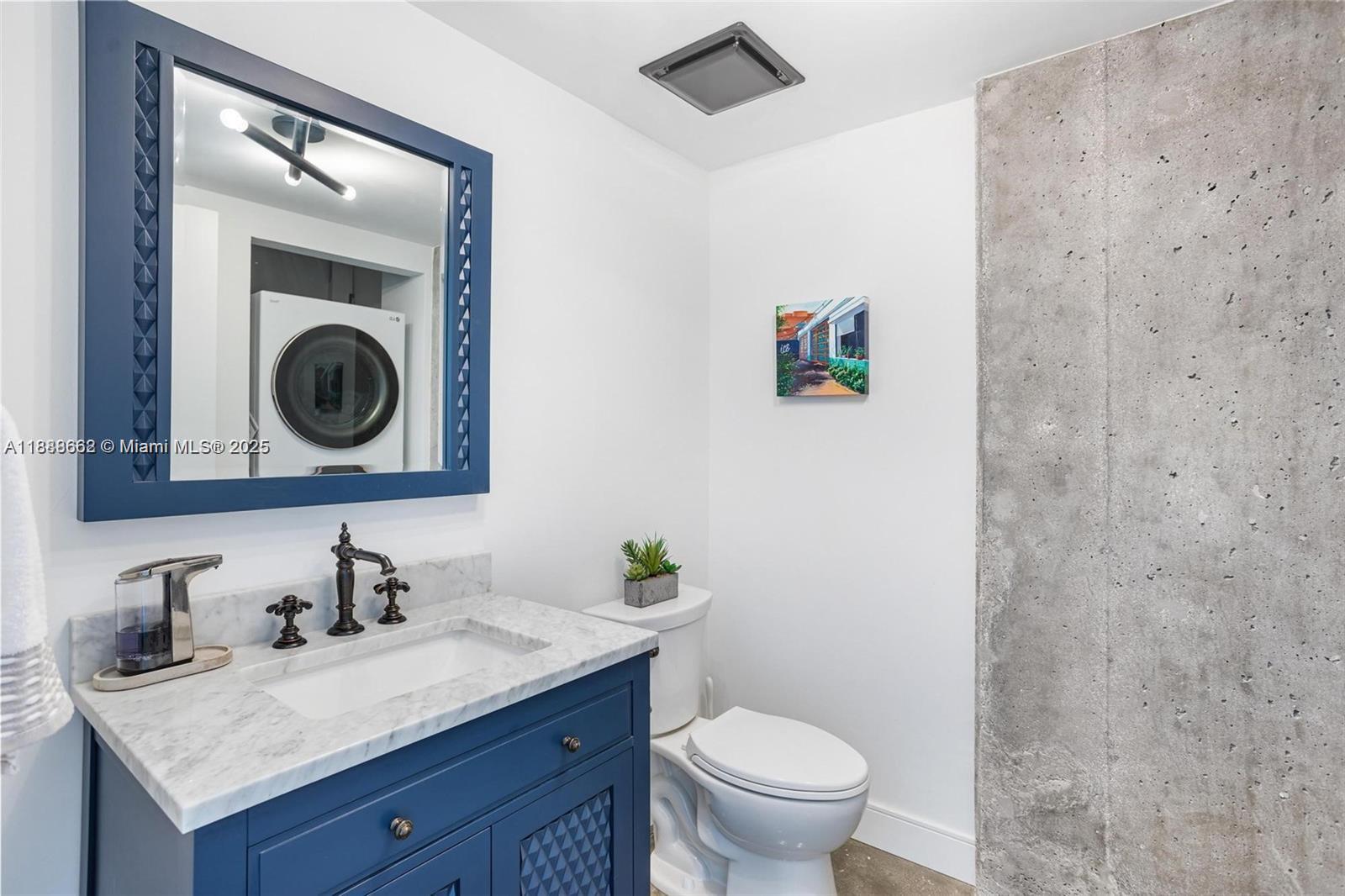 690 SW 1st Ct # 1005