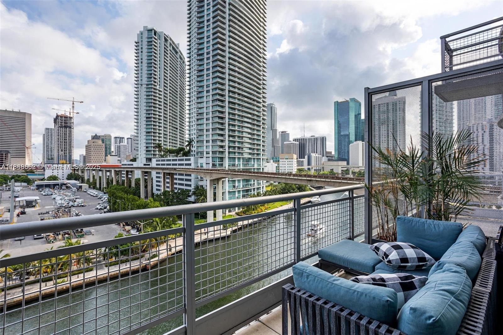 690 SW 1st Ct # 1005