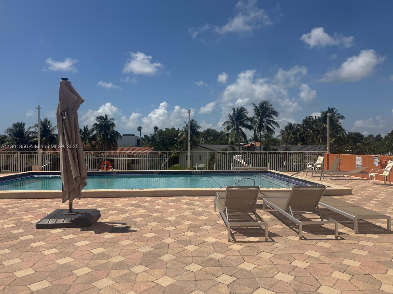 2450 NE 135th St # 408