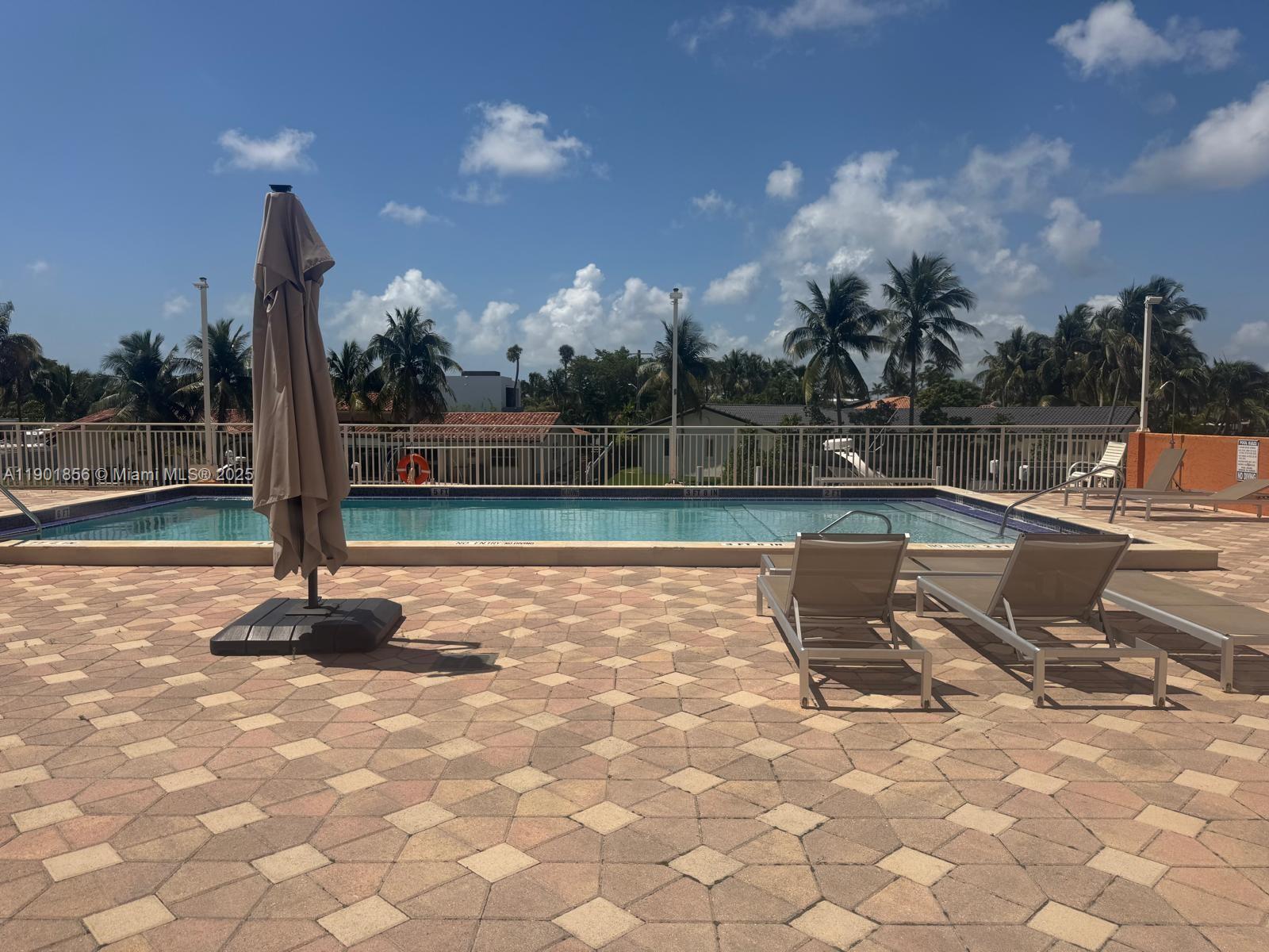 2450 NE 135th St # 408