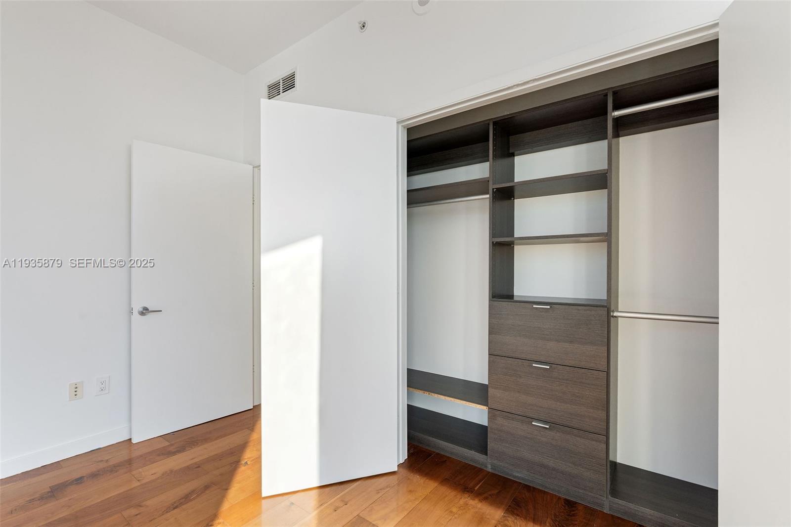 2020 N Bayshore Dr # 3510