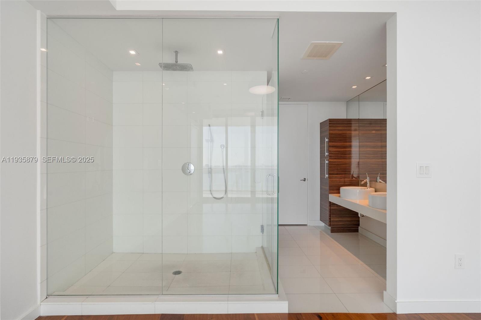 2020 N Bayshore Dr # 3510