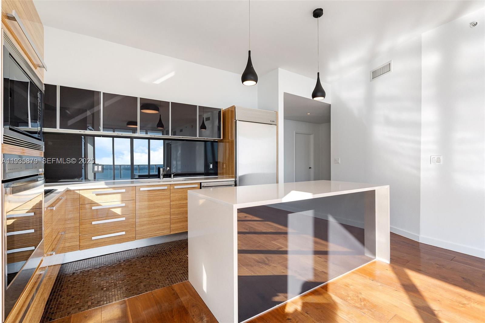 2020 N Bayshore Dr # 3510