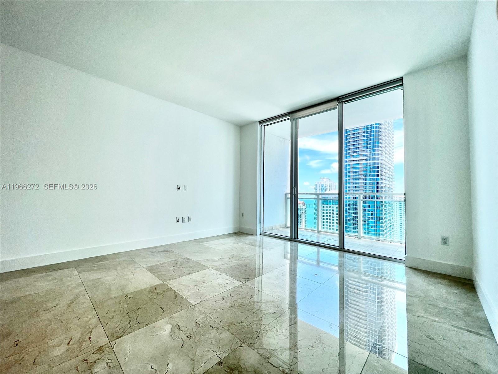 950 Brickell Bay Dr # 3903
