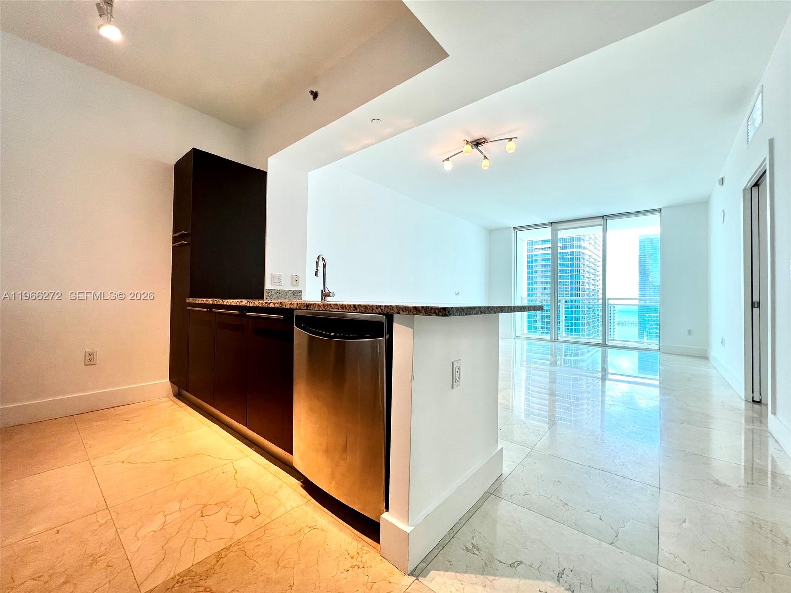 950 Brickell Bay Dr # 3903