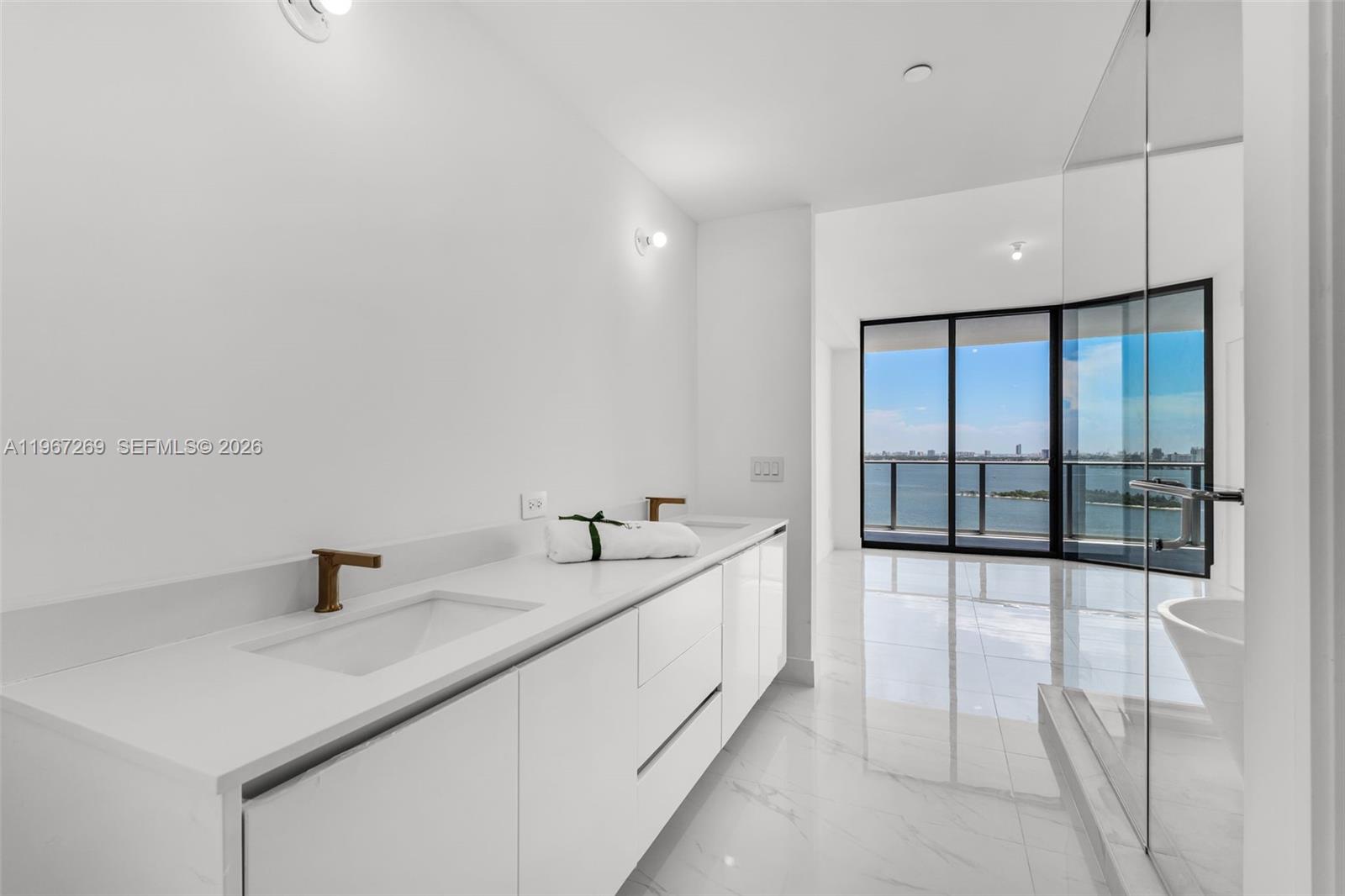 700 NE 24th ST # 1806