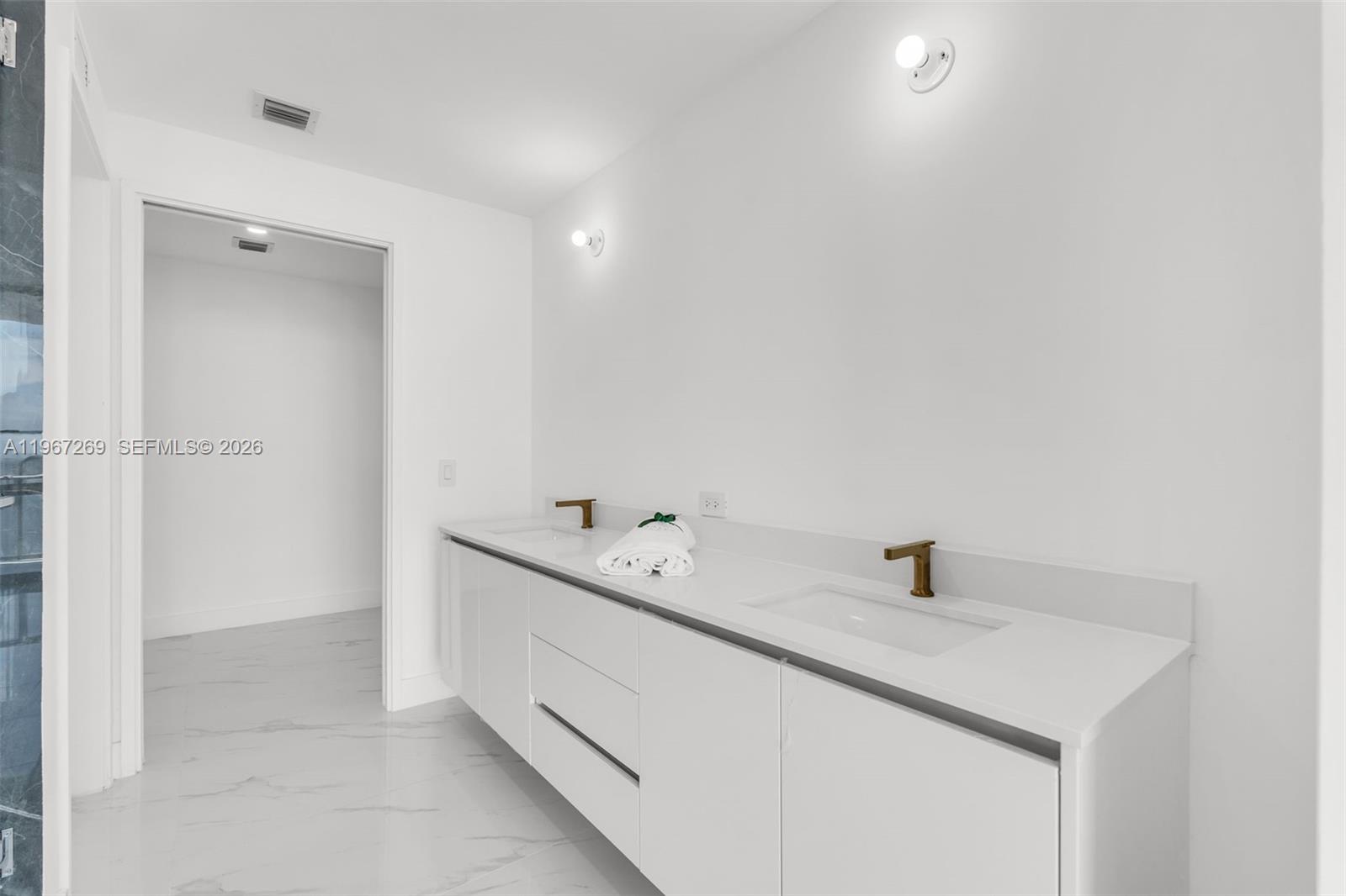 700 NE 24th ST # 1806