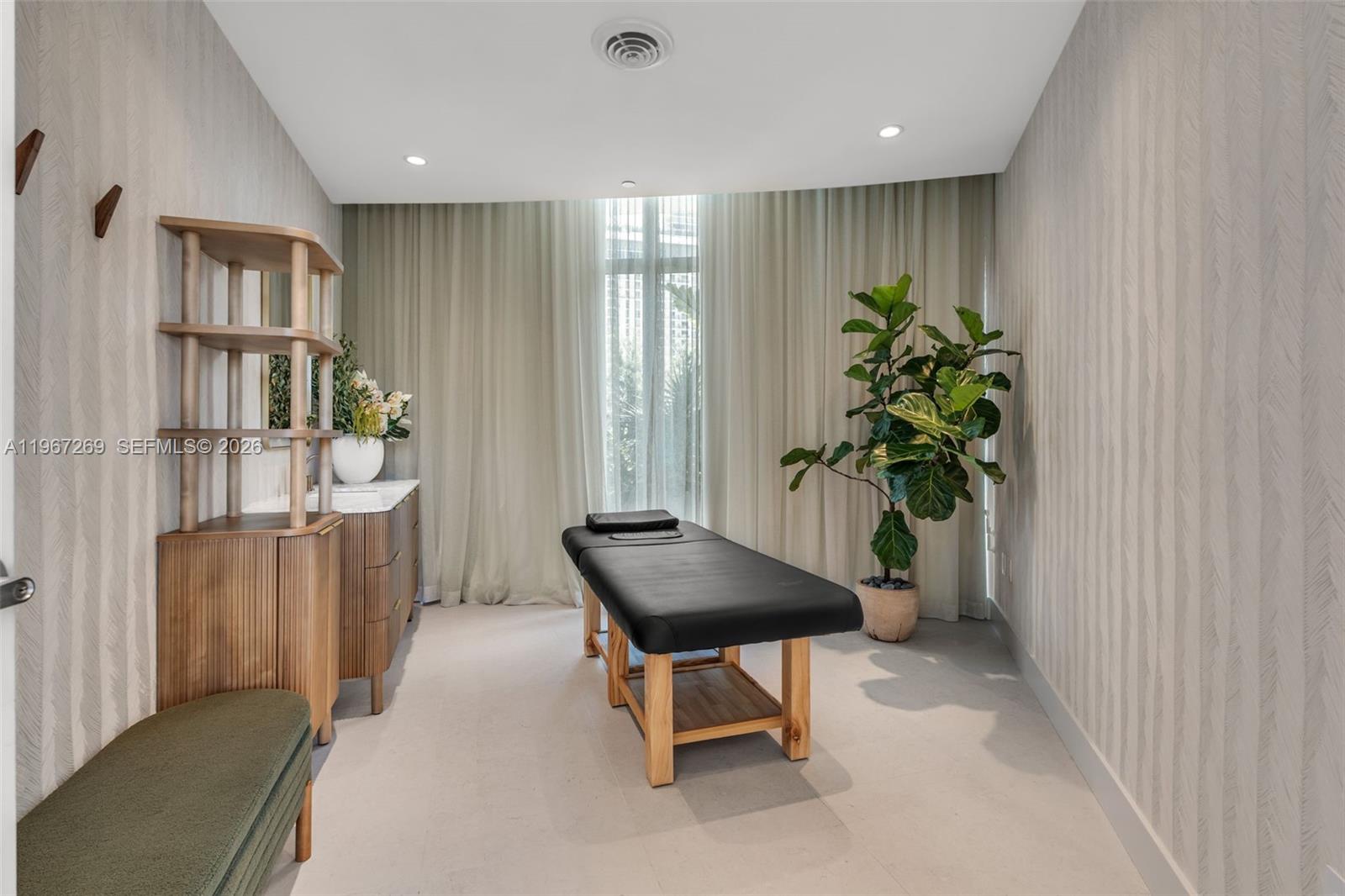 700 NE 24th ST # 1806