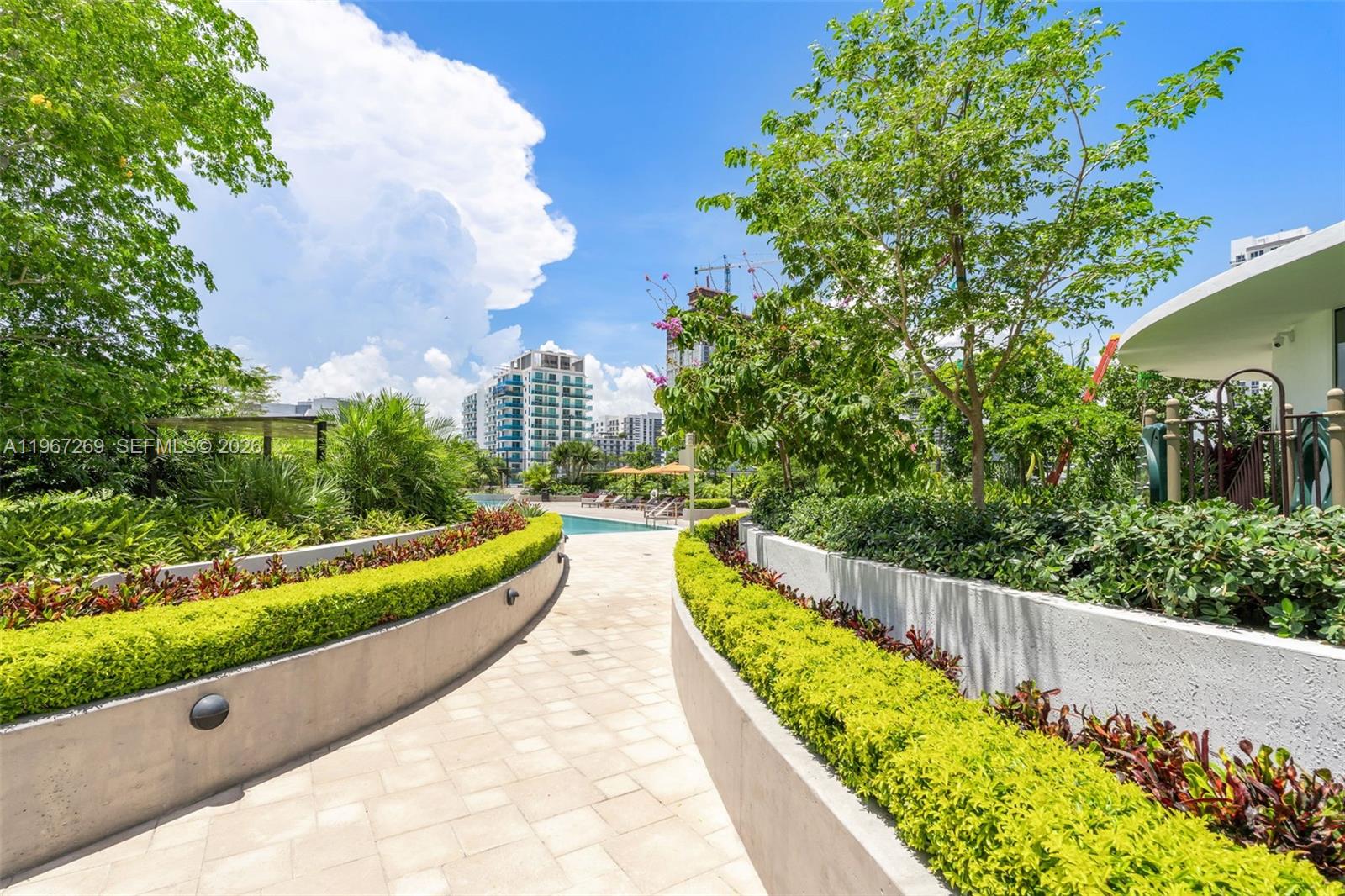 700 NE 24th ST # 1806