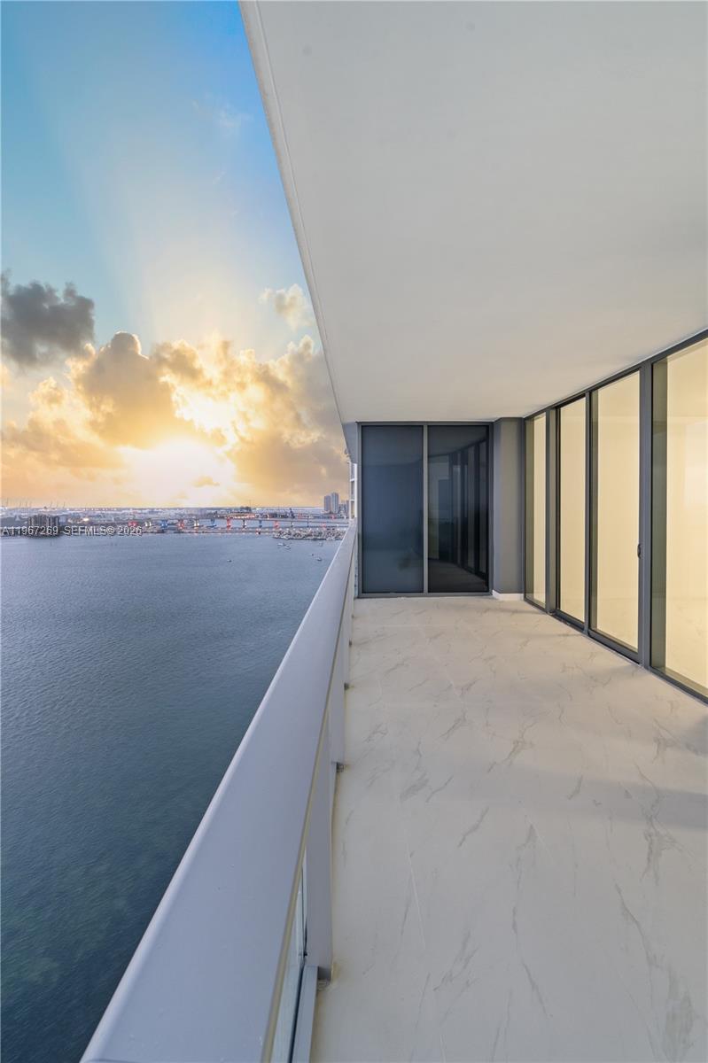 700 NE 24th ST # 1806