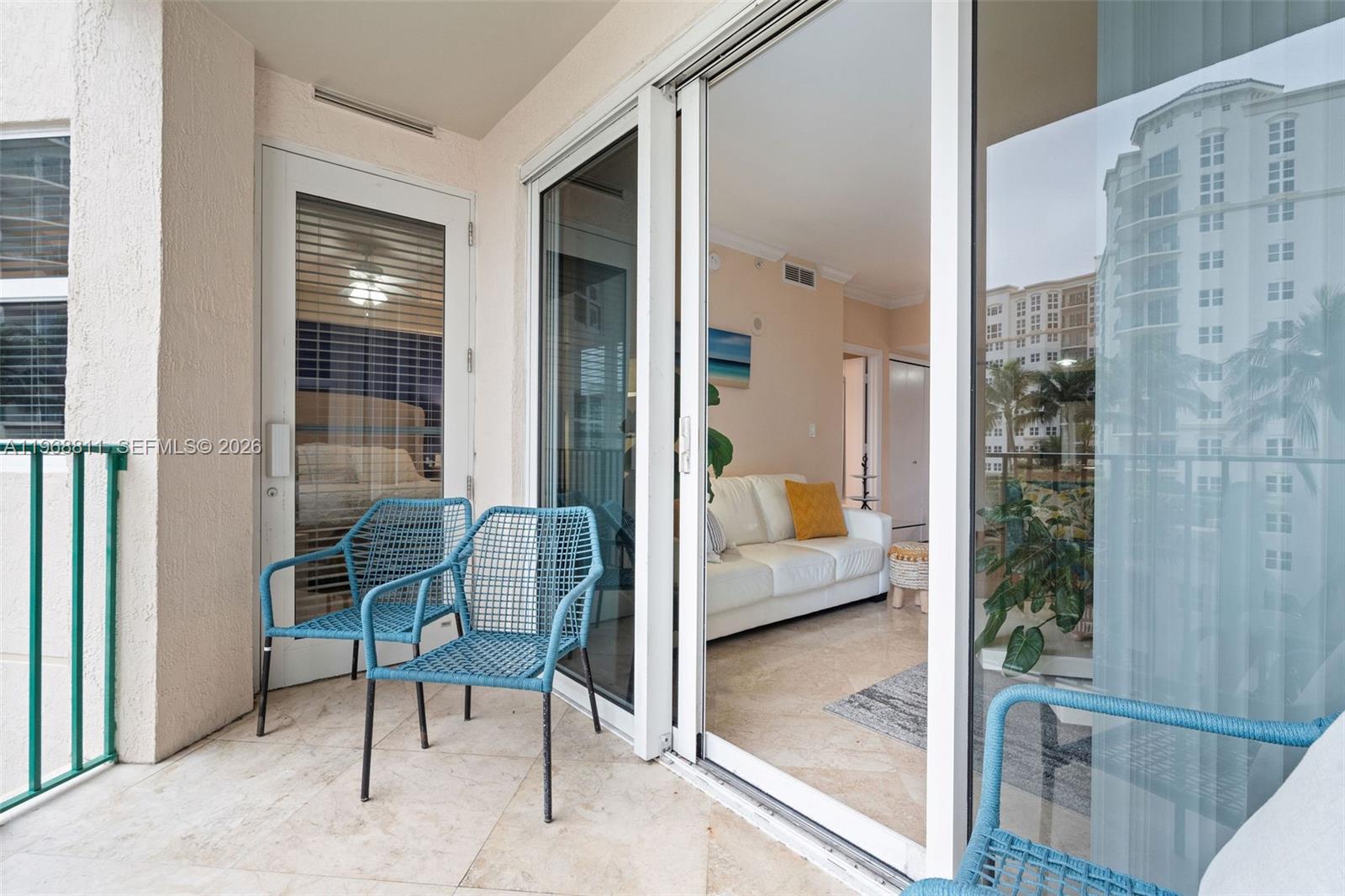 19900 E Country Club Dr # 616