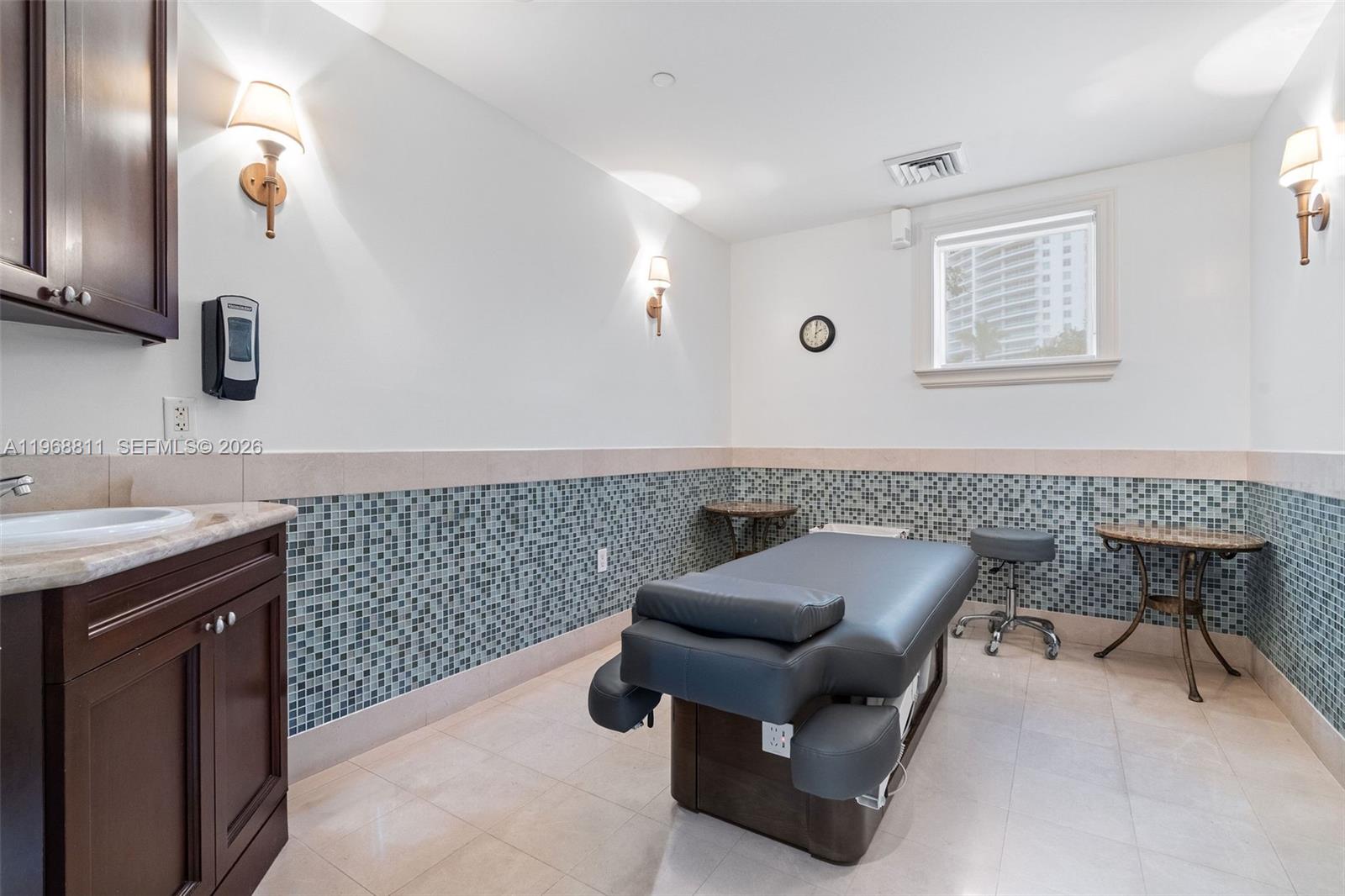 19900 E Country Club Dr # 616