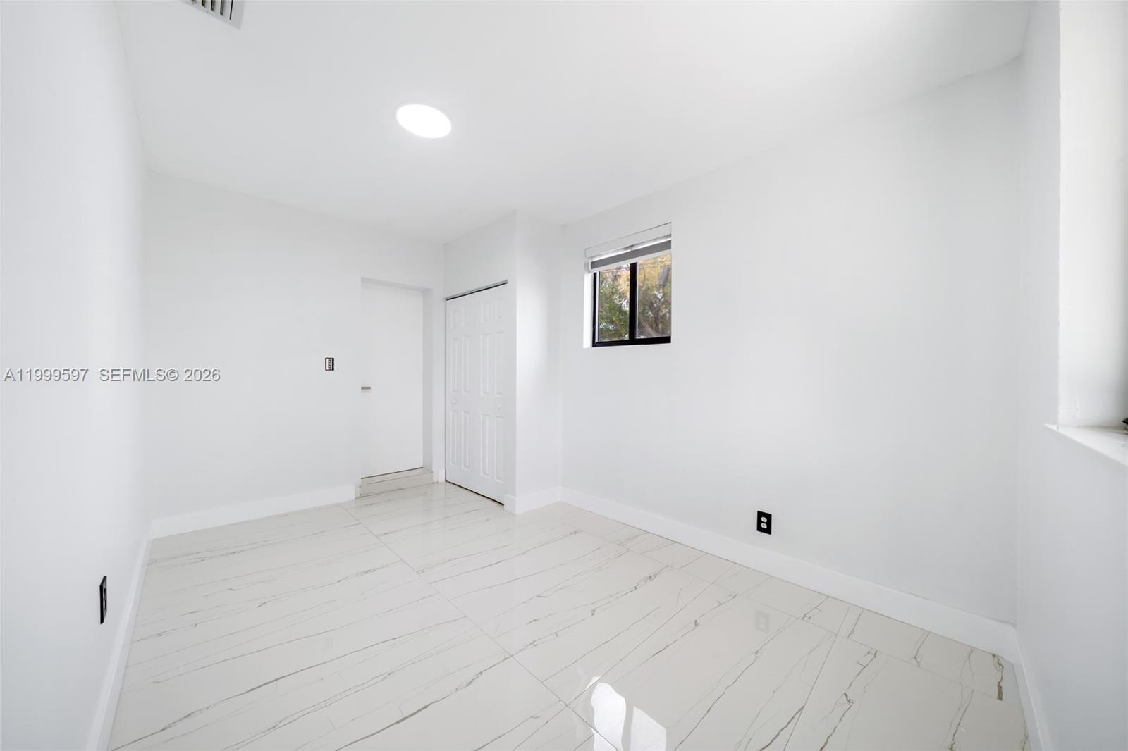 2401 SW 45th Ave