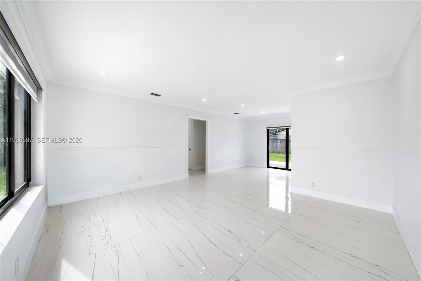 2401 SW 45th Ave