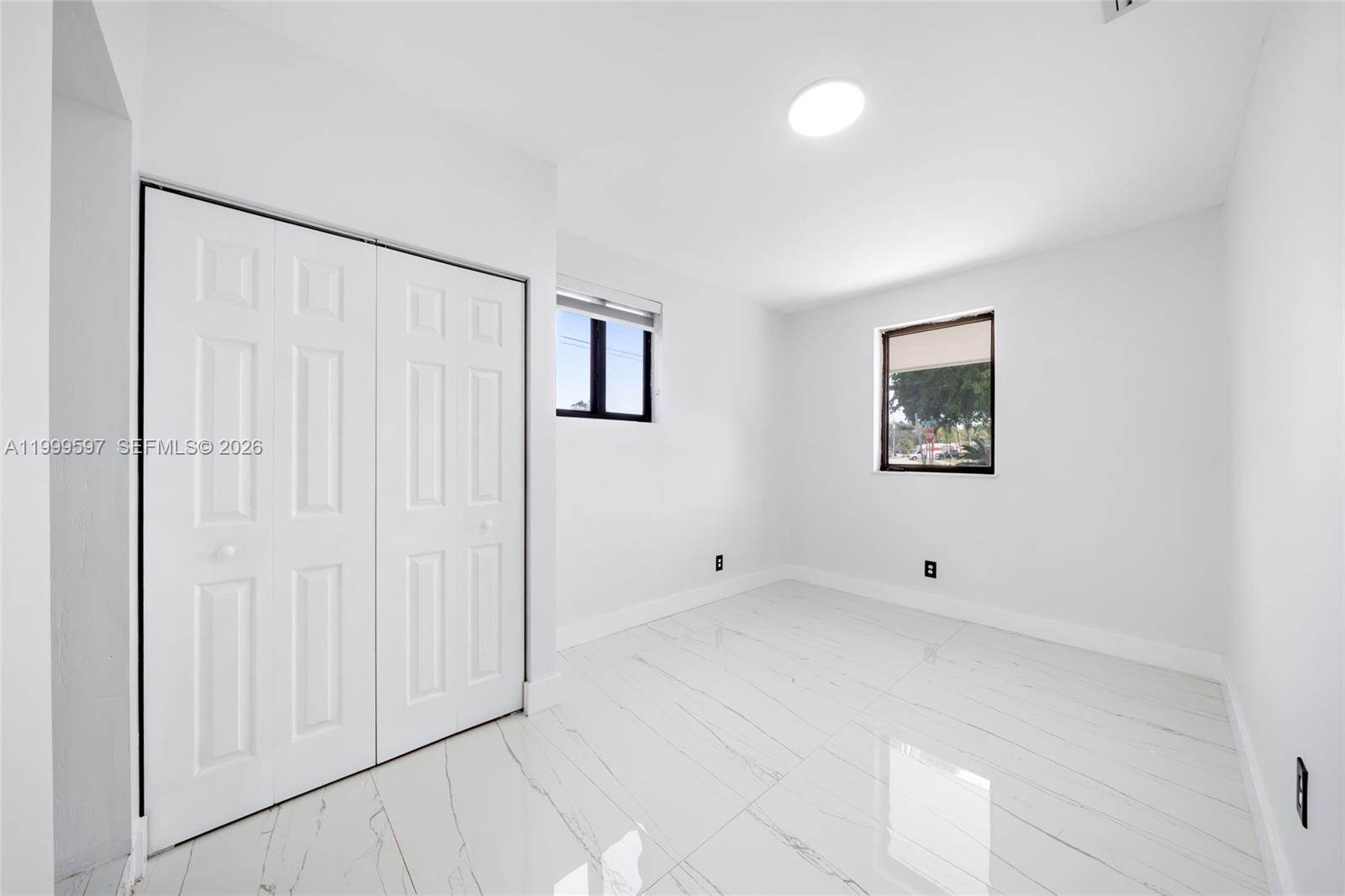 2401 SW 45th Ave