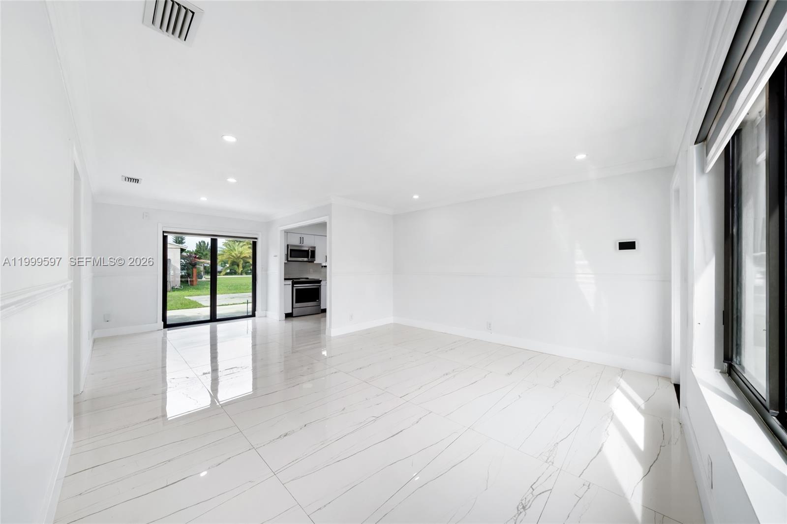 2401 SW 45th Ave
