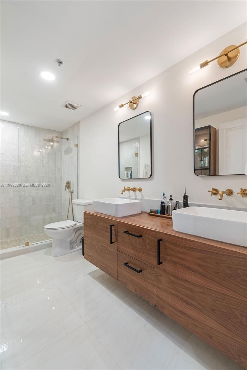 2650 SW 37th Ave # 406