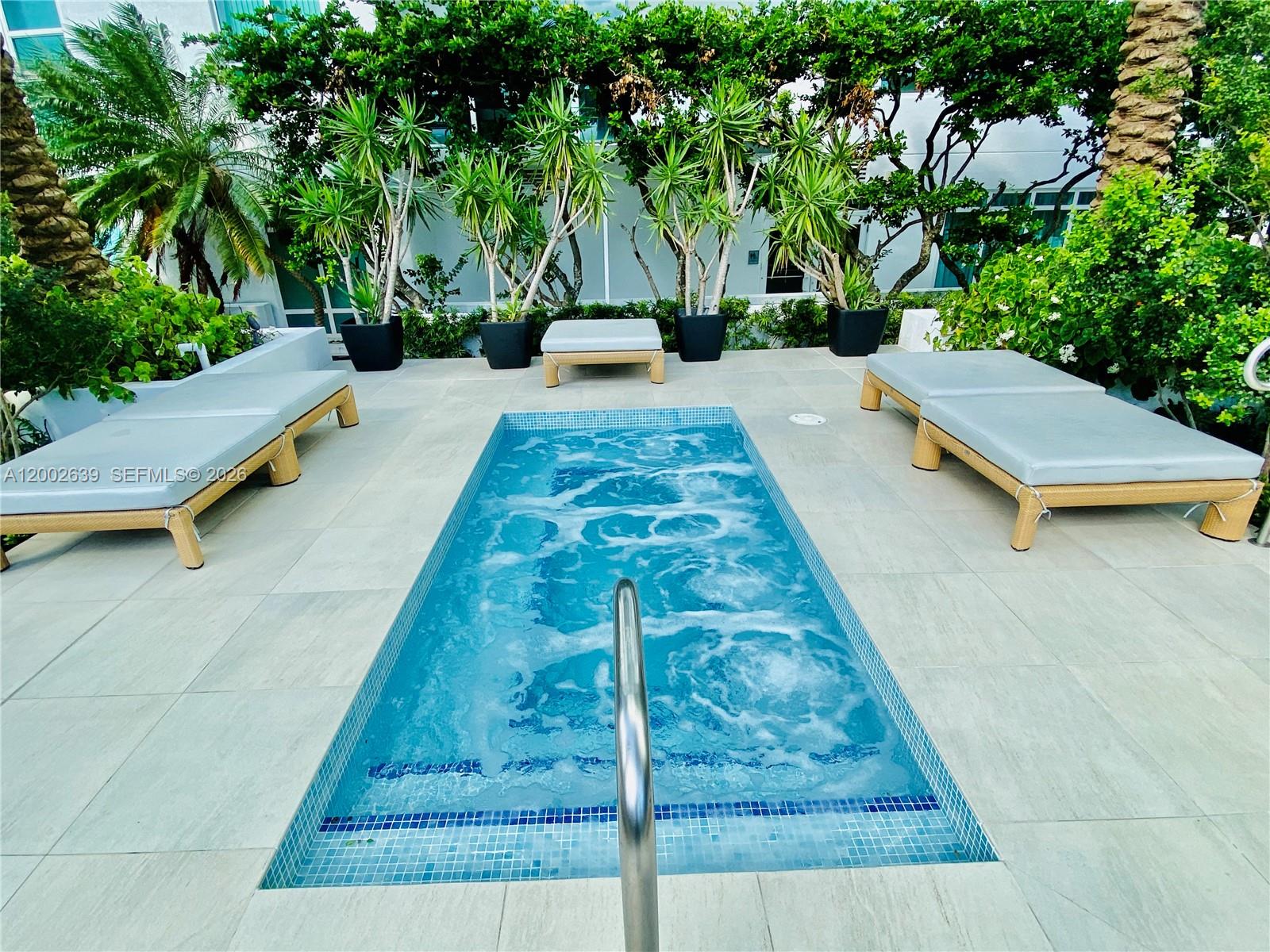 950 Brickell Bay Dr # 3703