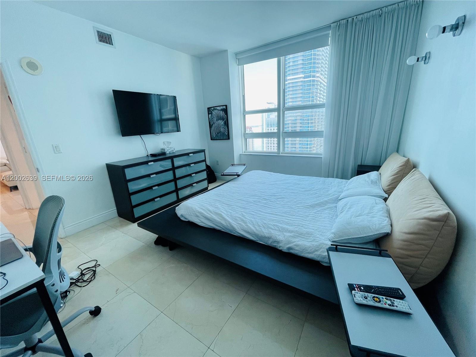 950 Brickell Bay Dr # 3703