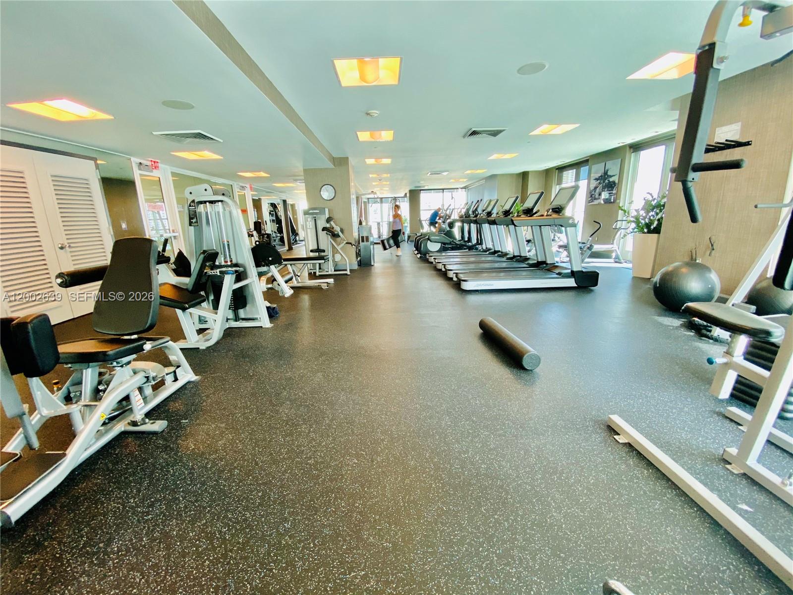 950 Brickell Bay Dr # 3703