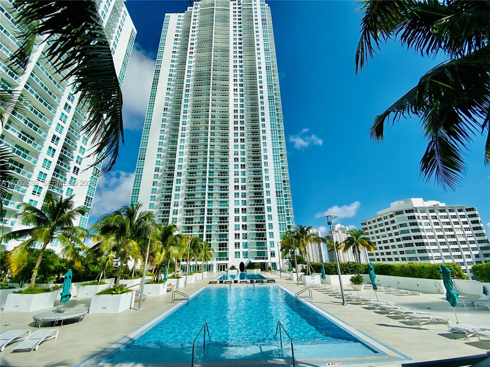 950 Brickell Bay Dr # 3703