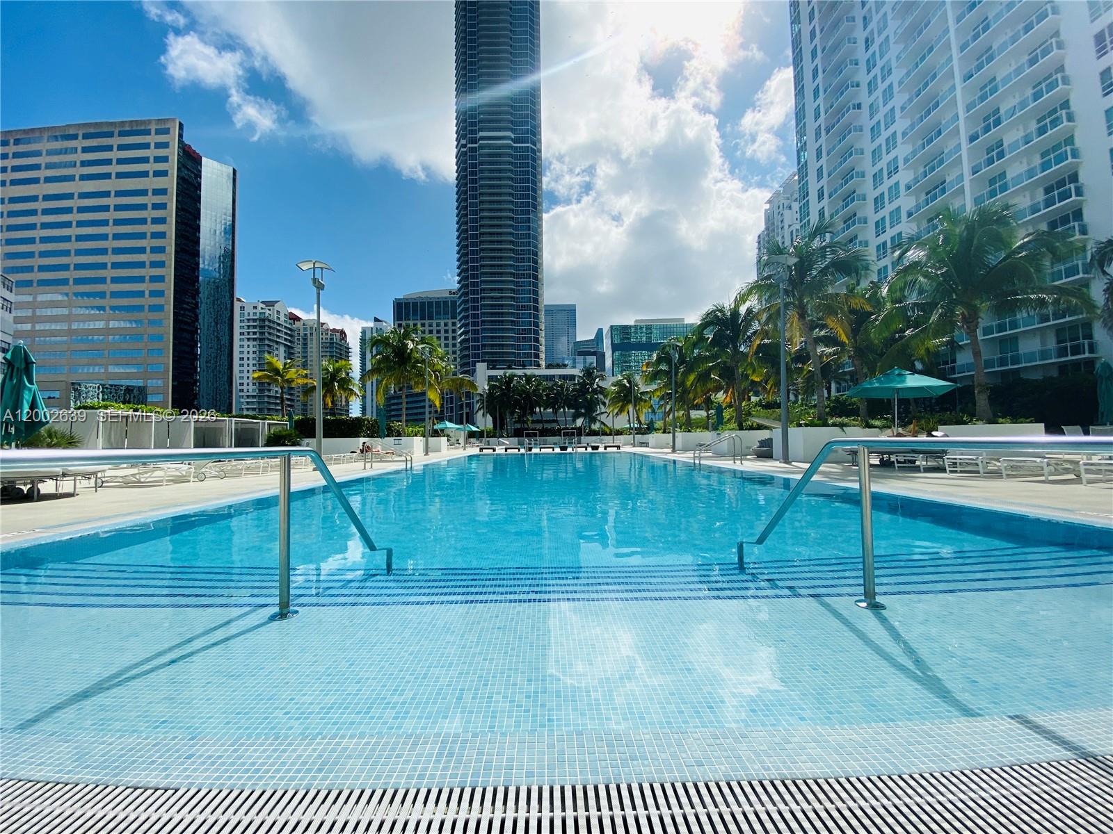 950 Brickell Bay Dr # 3703