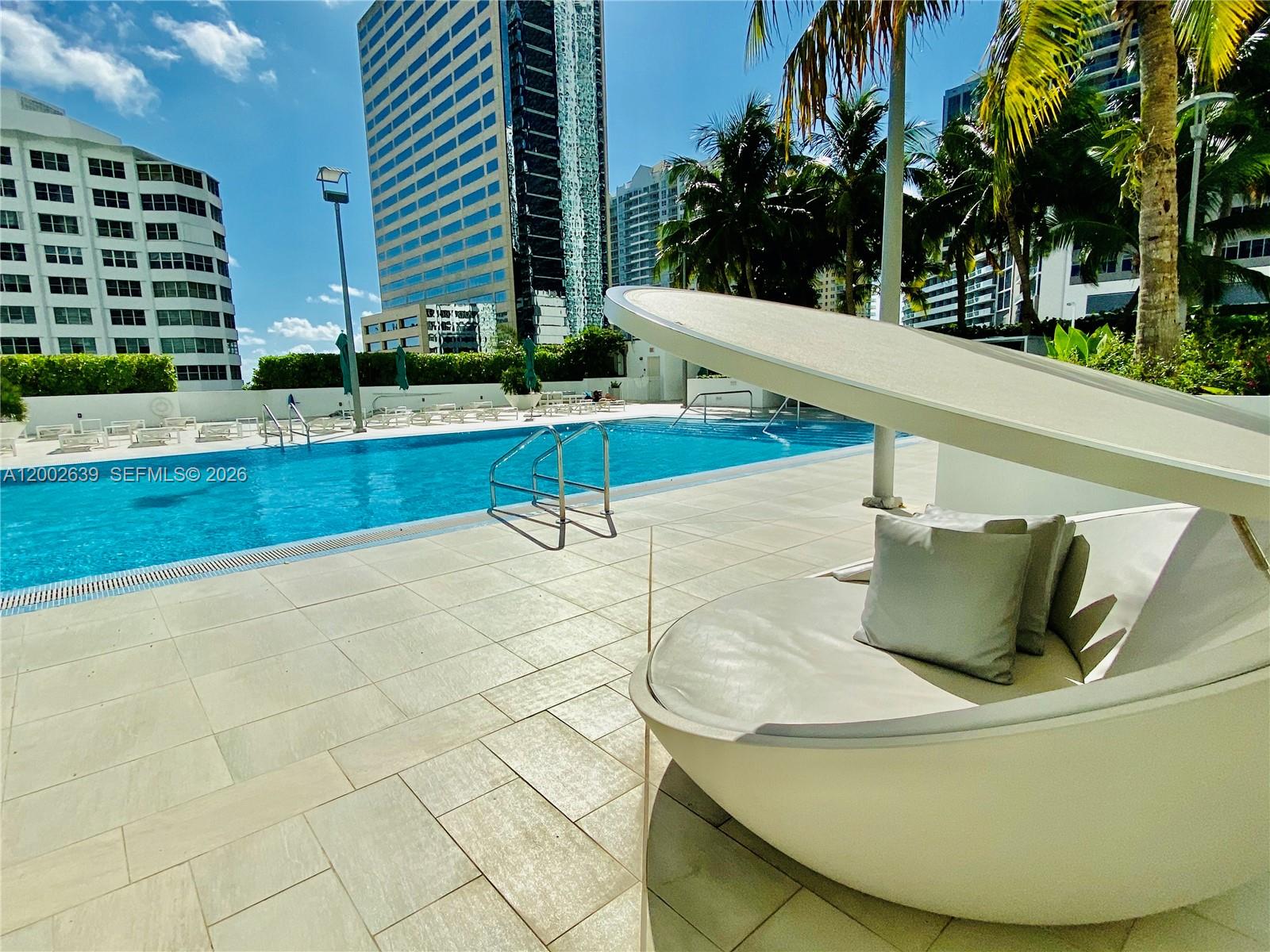 950 Brickell Bay Dr # 3703