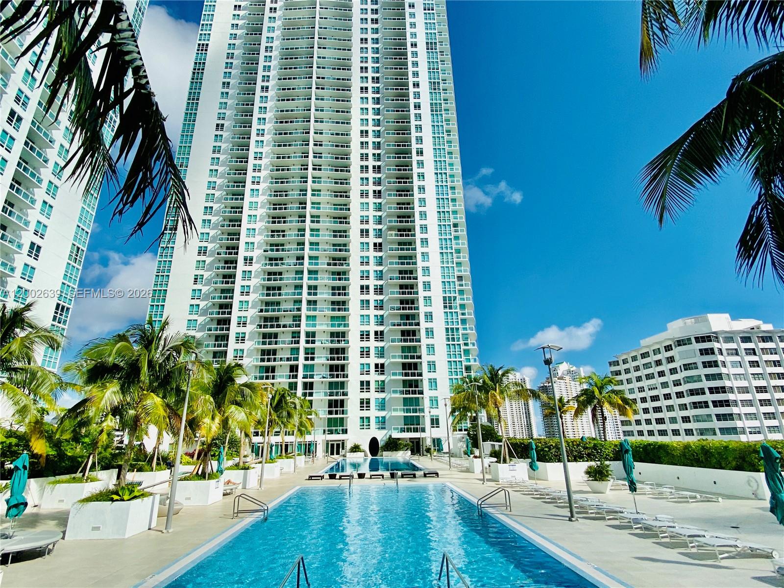 950 Brickell Bay Dr # 3703