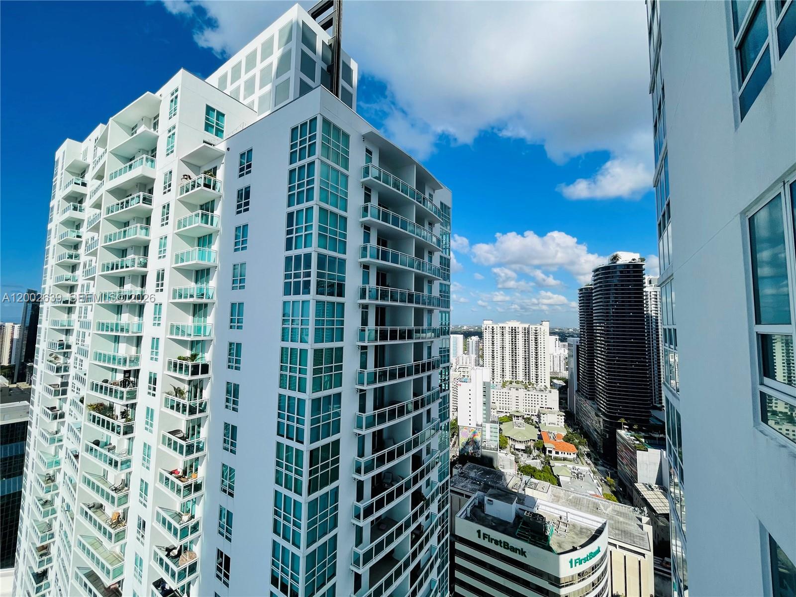 950 Brickell Bay Dr # 3703