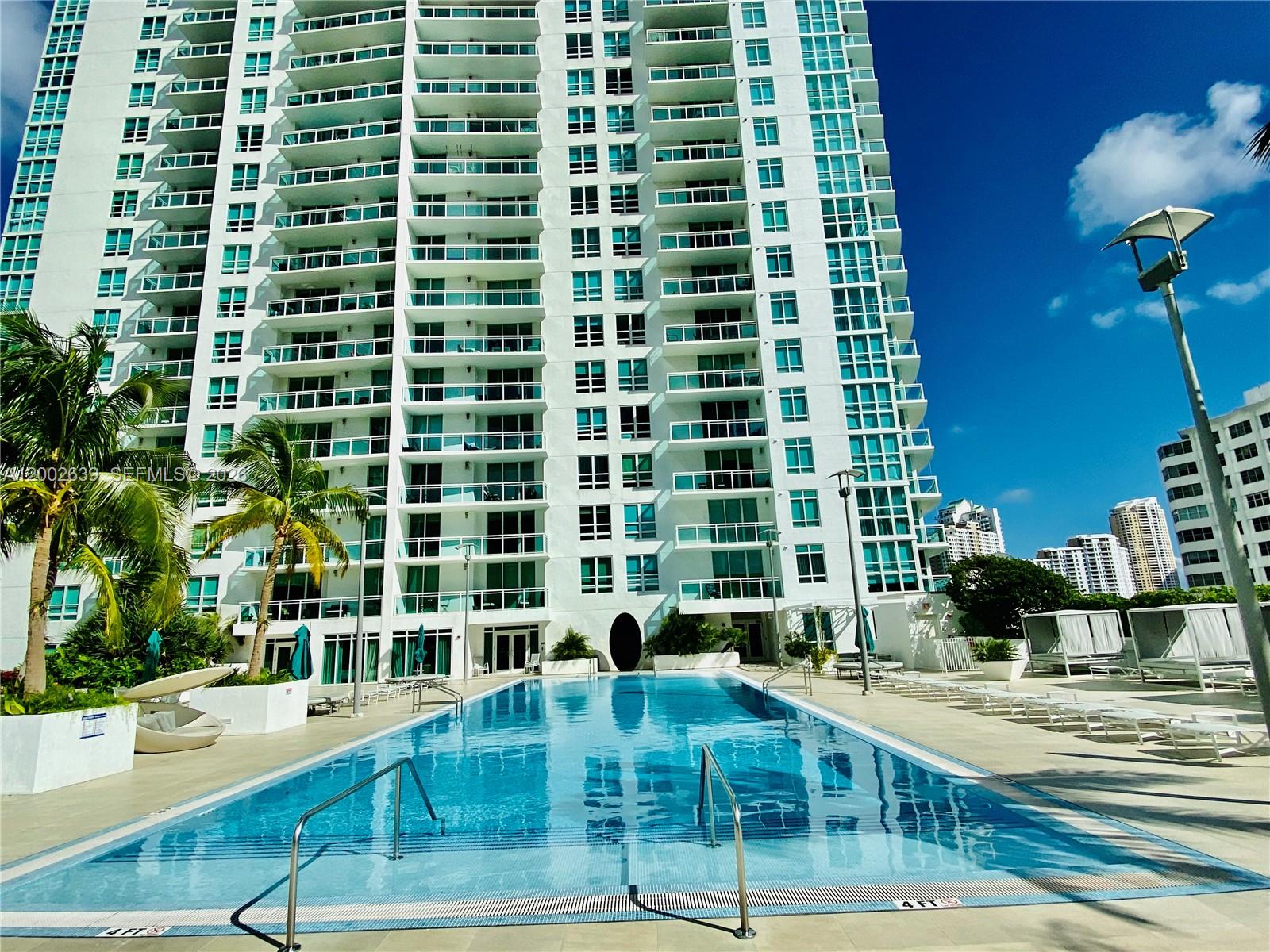 950 Brickell Bay Dr # 3703