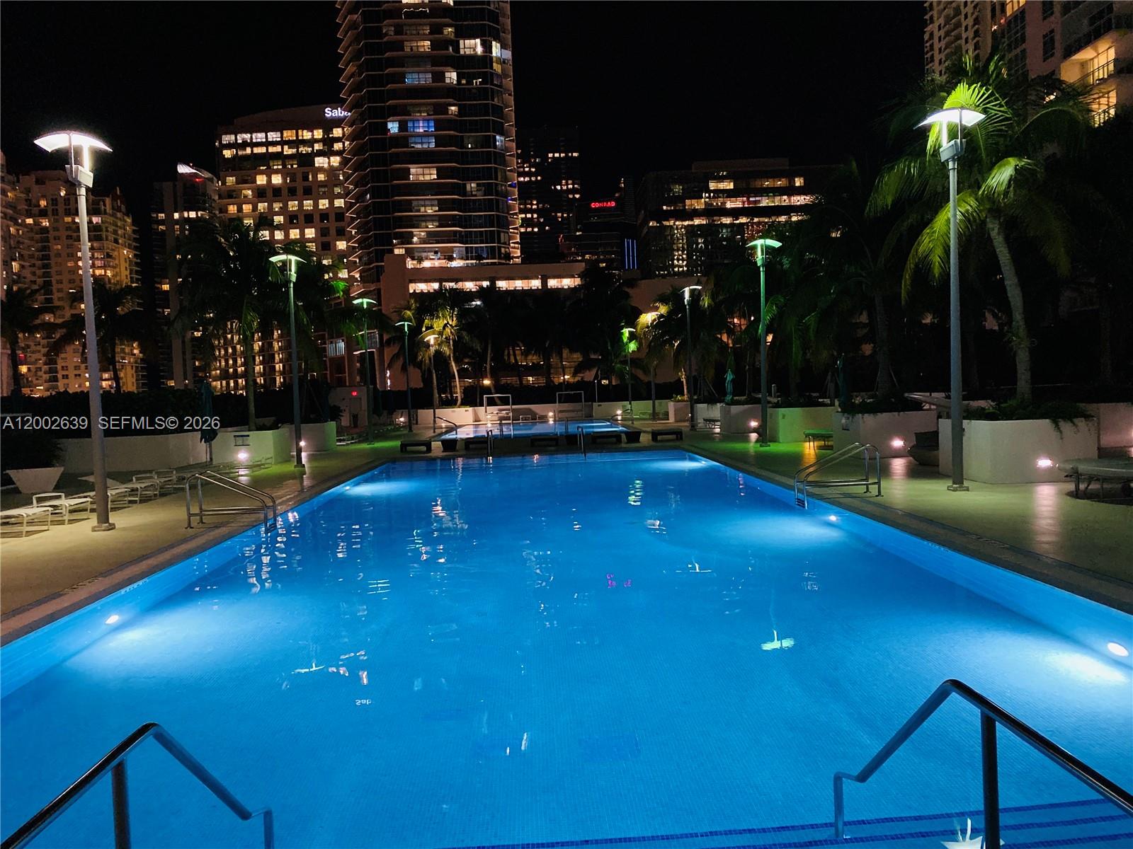 950 Brickell Bay Dr # 3703