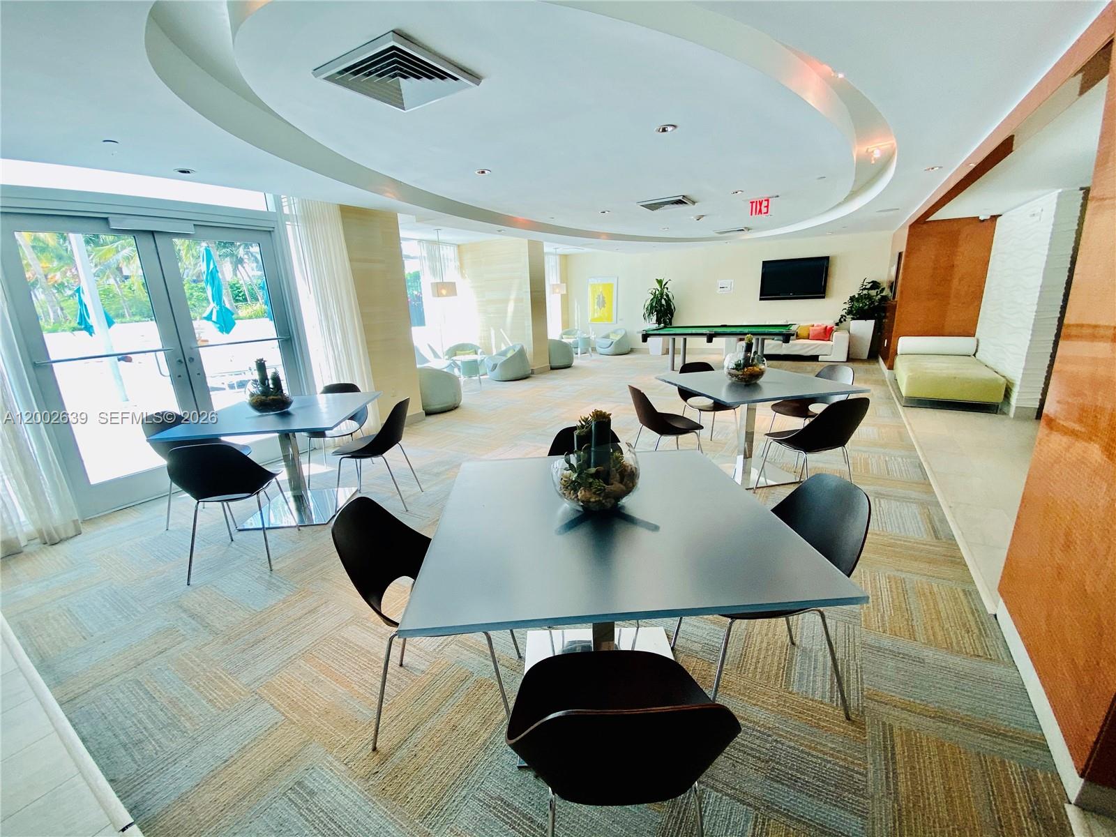 950 Brickell Bay Dr # 3703