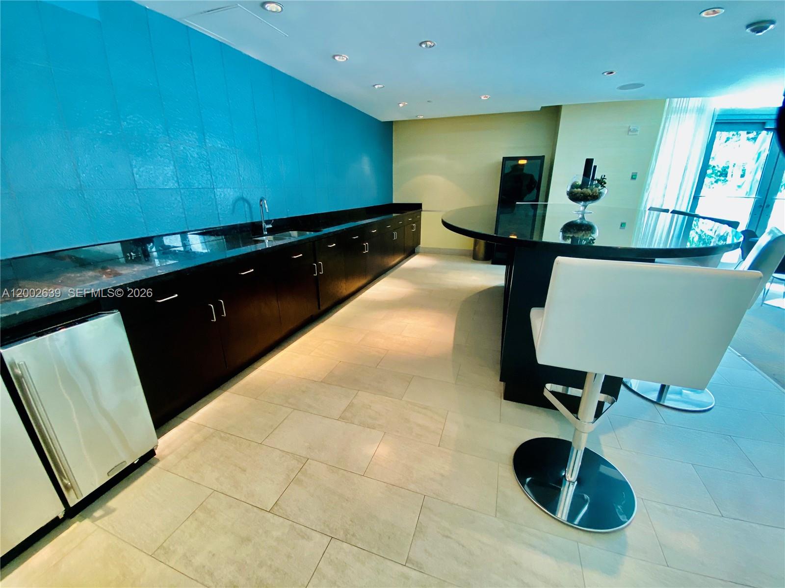 950 Brickell Bay Dr # 3703