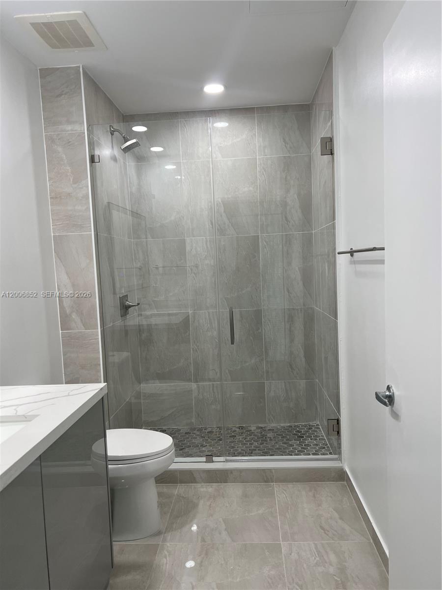 950 BRICKELL BAY DR # 5402