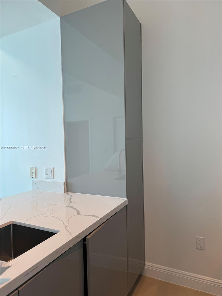 950 BRICKELL BAY DR # 5402