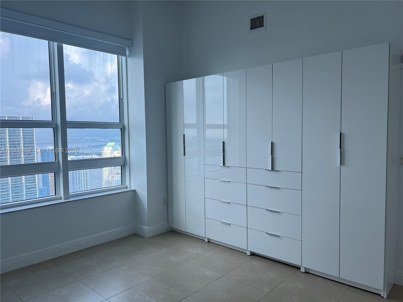 950 BRICKELL BAY DR # 5402