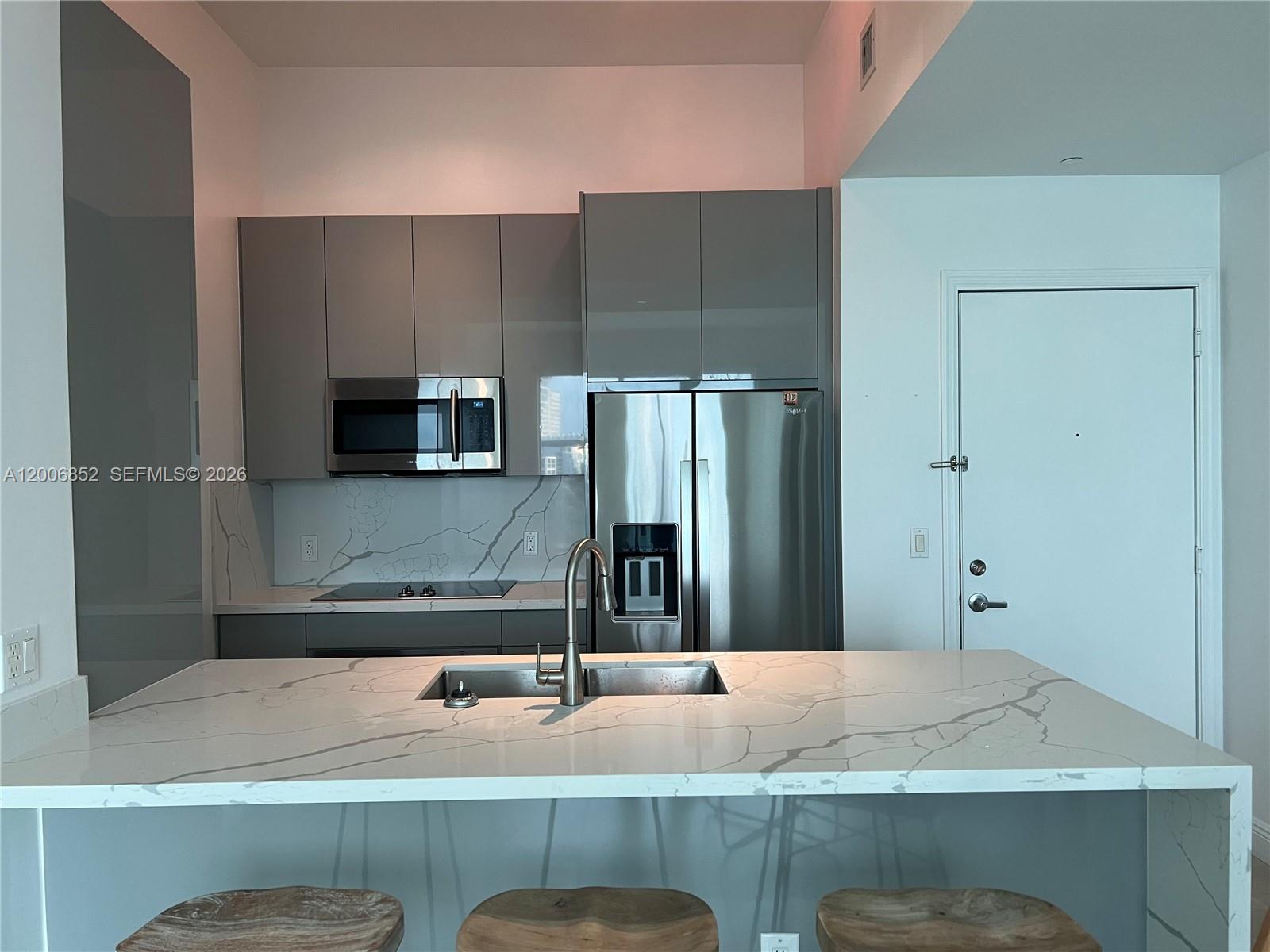 950 BRICKELL BAY DR # 5402