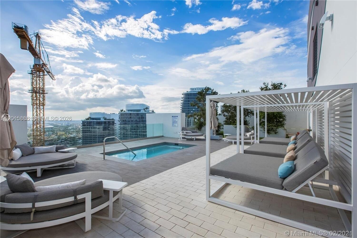 1010 Brickell Ave # 4208