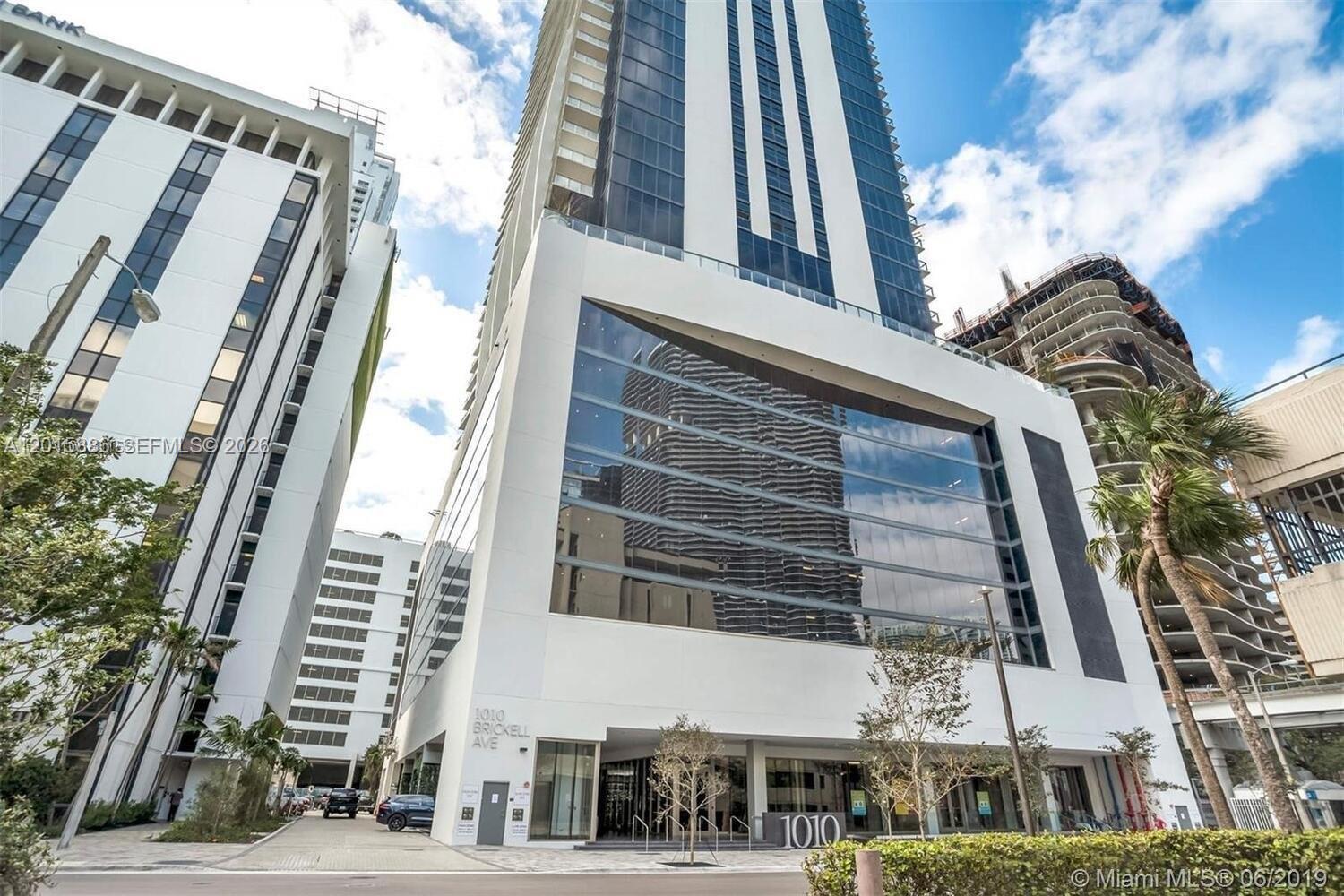 1010 Brickell Ave # 4208