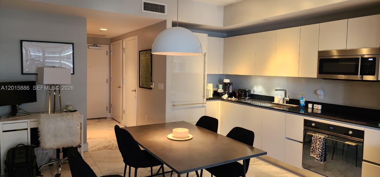 1010 Brickell Ave # 4208