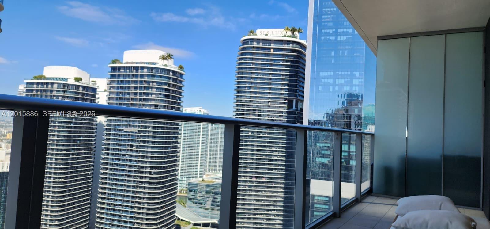1010 Brickell Ave # 4208