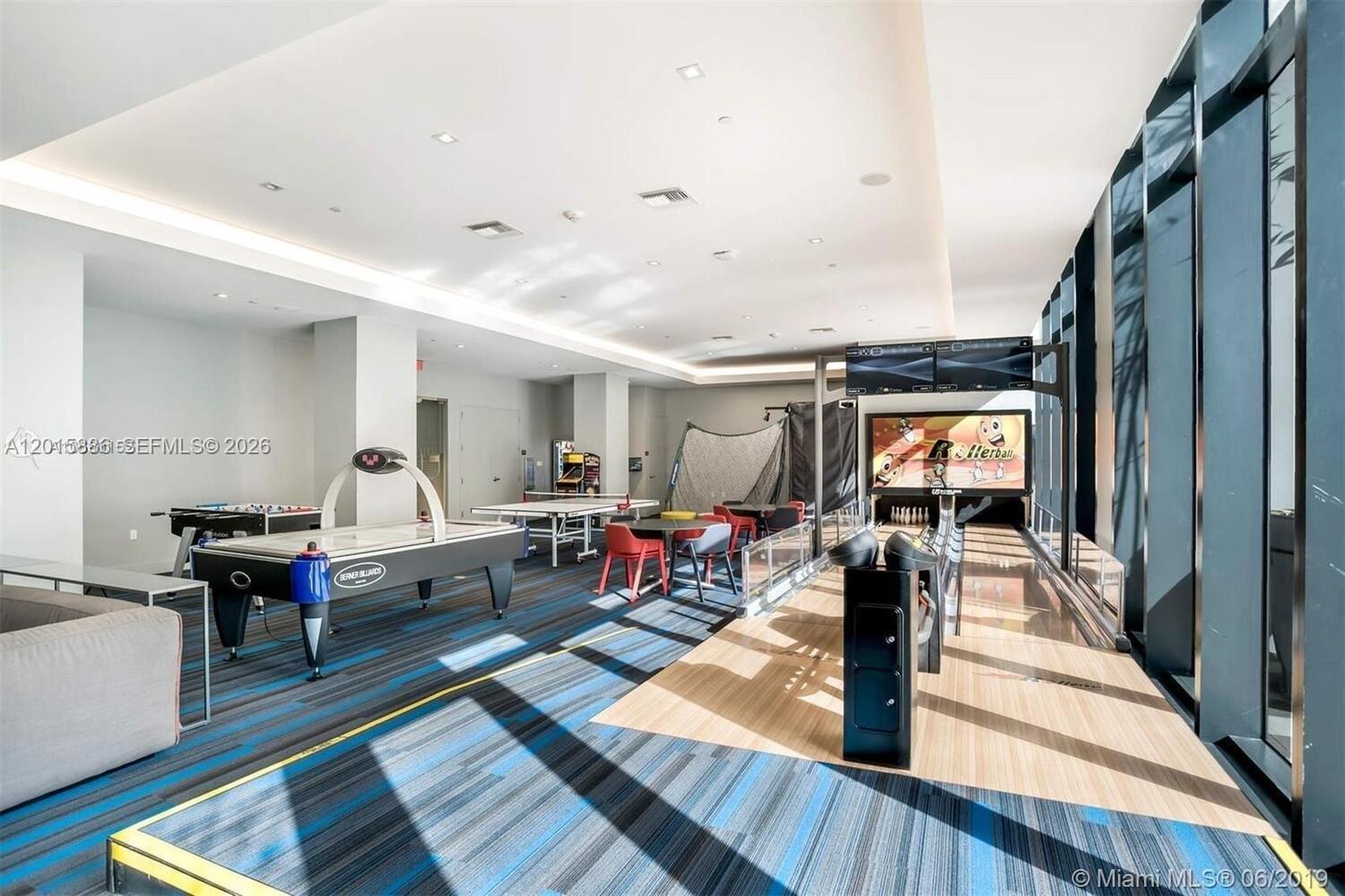 1010 Brickell Ave # 4208