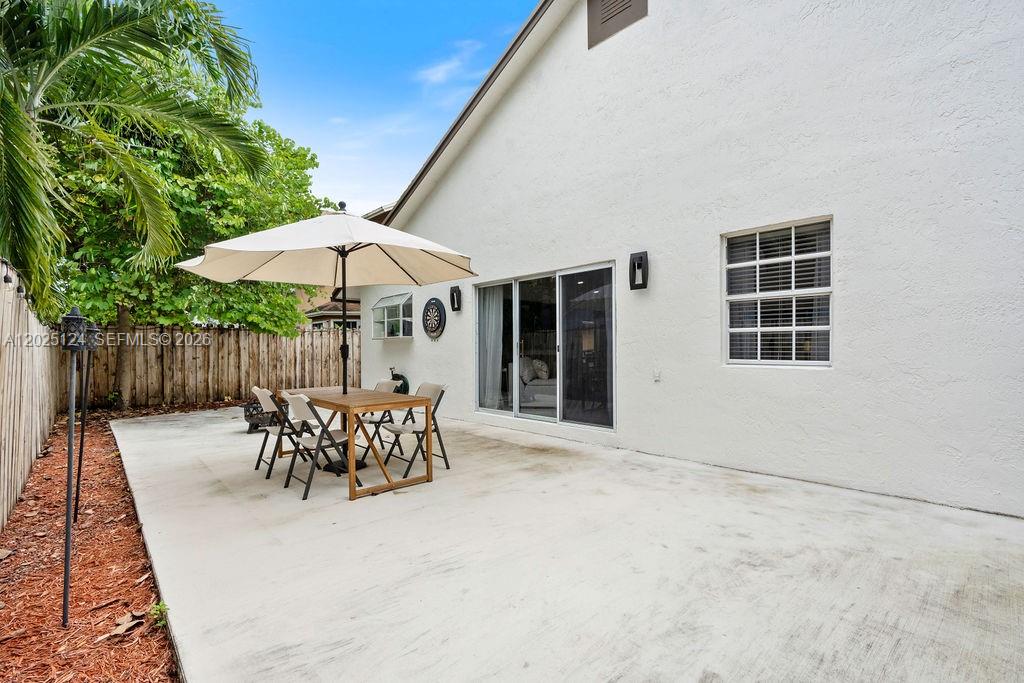 19080 NW 77th Ct